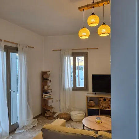 Islander House Center Apartment