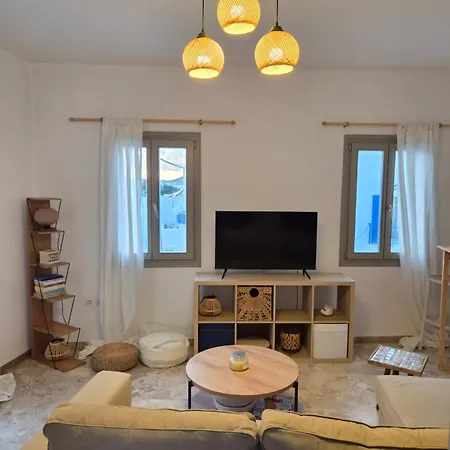 Islander House Center Apartment